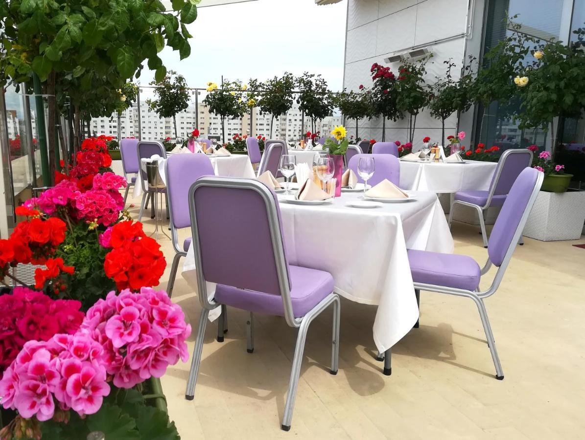 Marshal Garden Hotel Bukares Bagian luar foto The Terrace at the Royal Albert Hall